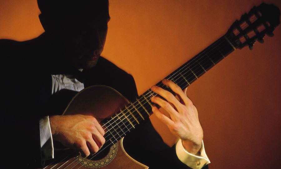 Top-30-Classical-Guitarists-of-The-Current-World