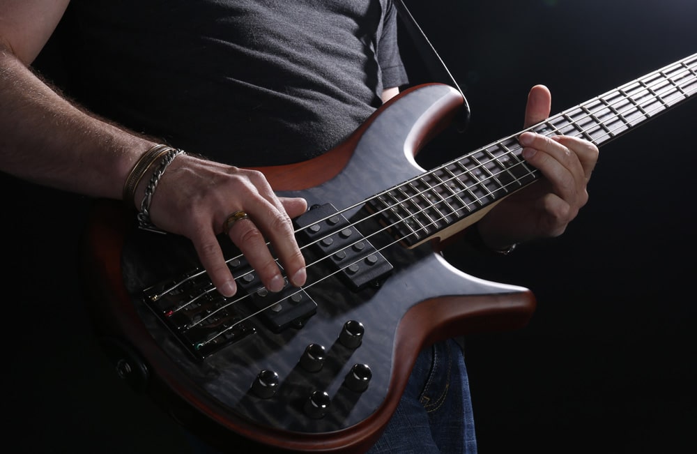 bass-guitar-easiest-intrument-to-learn-min