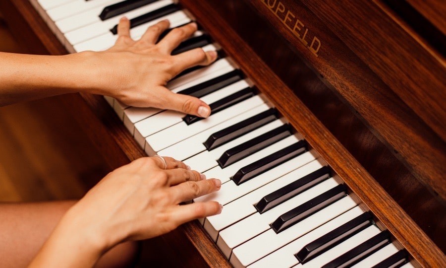 Our-Top-18-Easy-Beginner-Piano-Songs