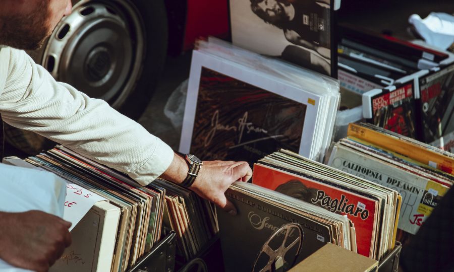 Our-List-Of-Top-28-Best-Vinyl-Records-[2022]