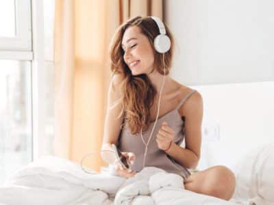 Our-List-Of-30-Best-Songs-To-Wake-Up-To